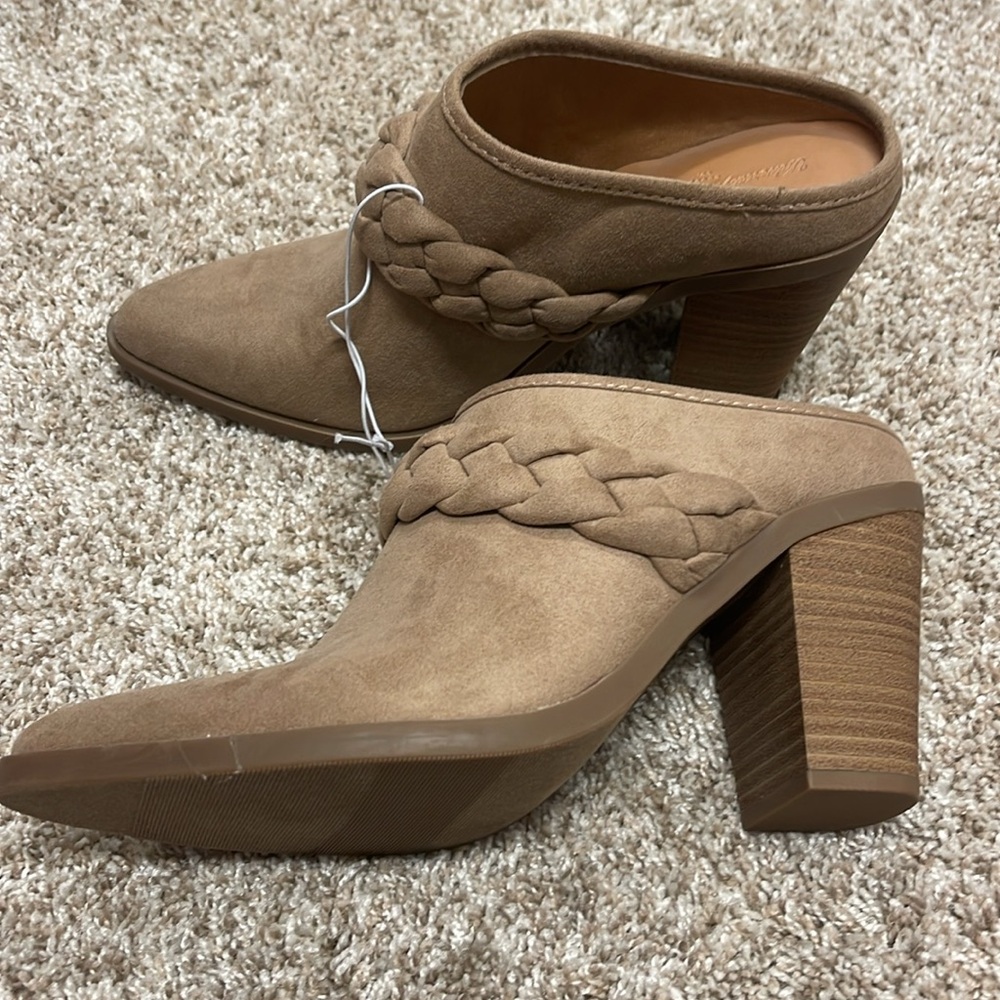 Size 7 Memory Foam Shoes
